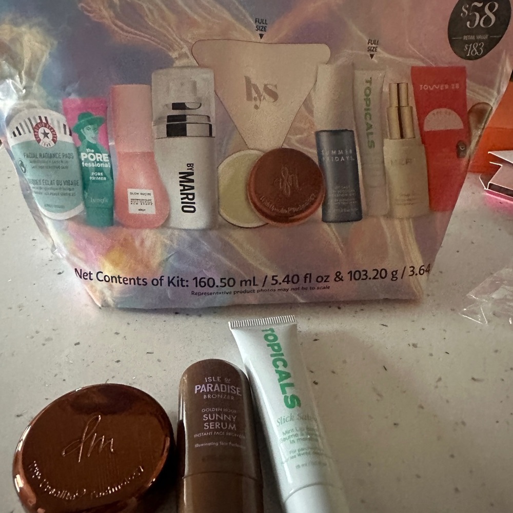 Sephora favorites bundle ONLY 3 items 
Topicals balm, Bronzer, DM yummy primer